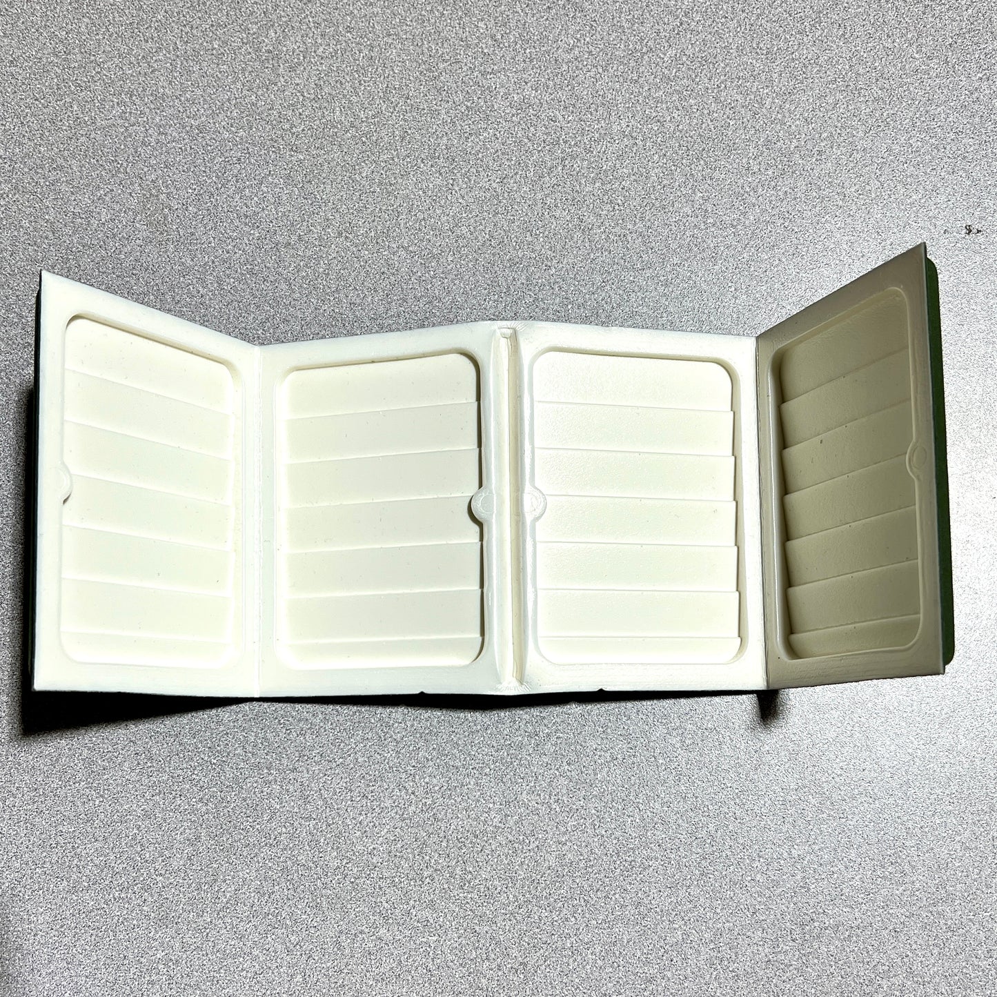 Compact High Capacity Accordion Pocket Box